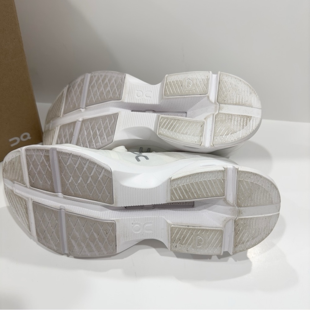 On Running Cloudpulse Men’s Shoes - Picture 8 of 9